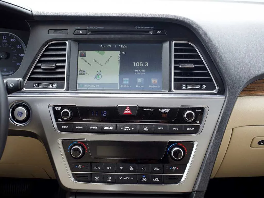Used 2017 Black Hyundai Limited image 27