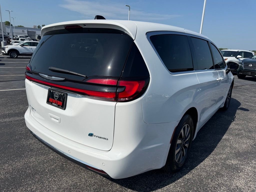 Used 2023 White Chrysler Touring L image 38