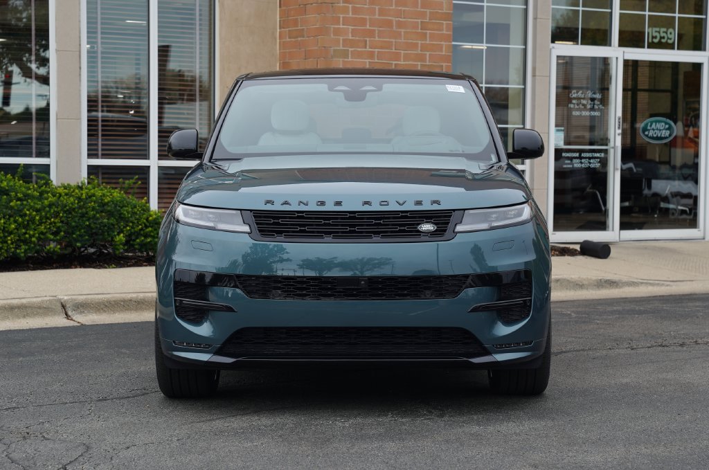 New 2027 Giola Green Land Rover Dynamic SE image 4