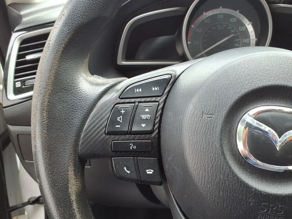 Used 2014 White Mazda i Sport image 16