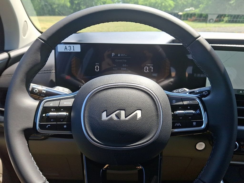 New 2026 Gray Kia LXS image 9