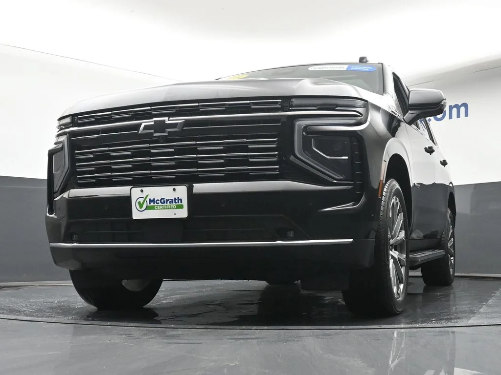Used 2025 Black Chevrolet High Country image 7