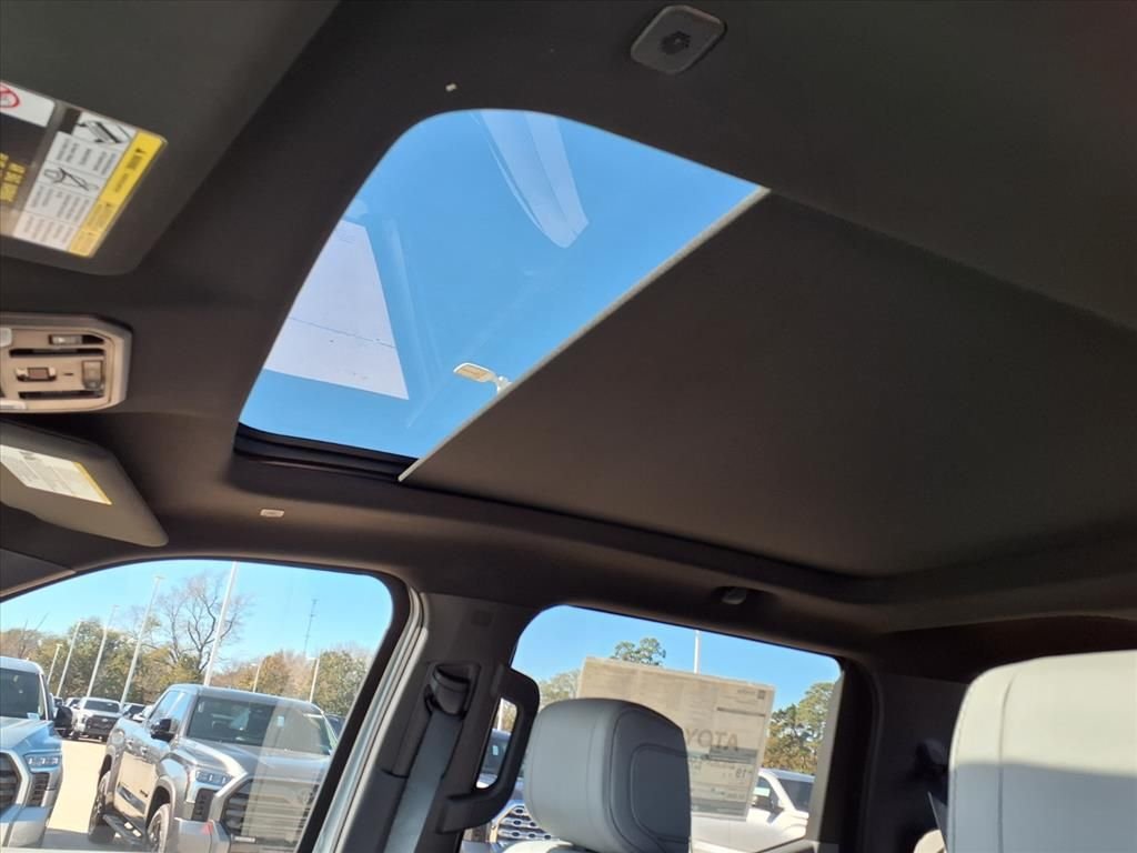 2026 Toyota Tundra Limited - Photo 9