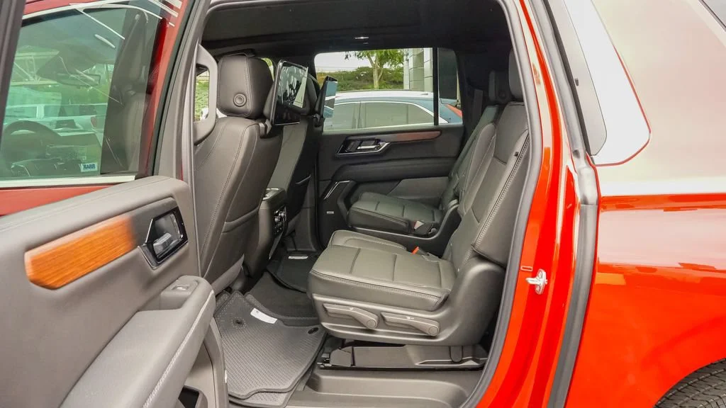 2026 GMC Yukon XL Denali - Photo 9