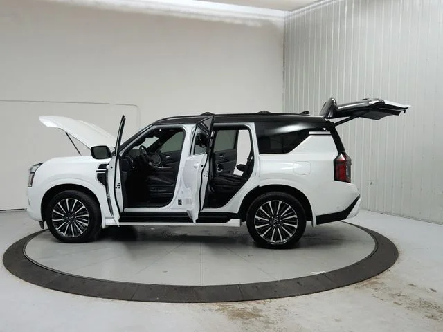 Used 2025 White Nissan Platinum Reserve image 13