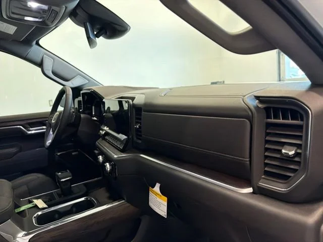 2026 GMC Sierra 1500 SLT - Photo 23