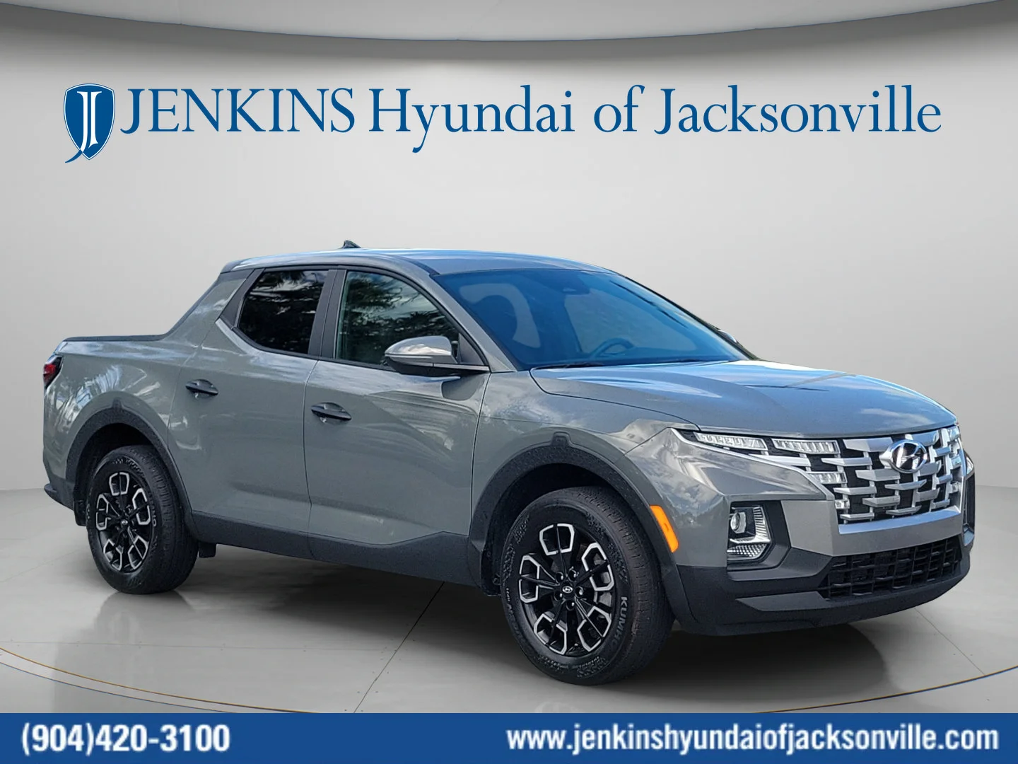 Used 2023 Hampton Gray Hyundai SEL image 1