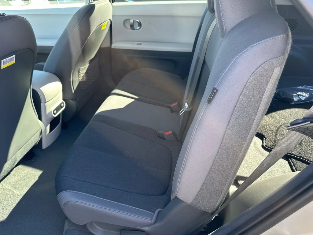 Used 2024 Gold Hyundai SEL image 7