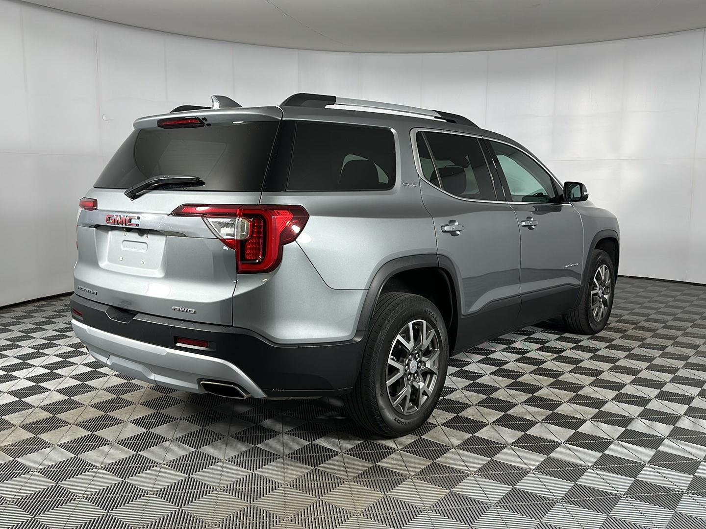 Used 2023 Sterling Metallic GMC SLE image 22