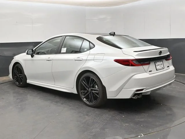 New 2026 Wind Chill Pearl <sup>1</sup> Toyota  XSE image 6