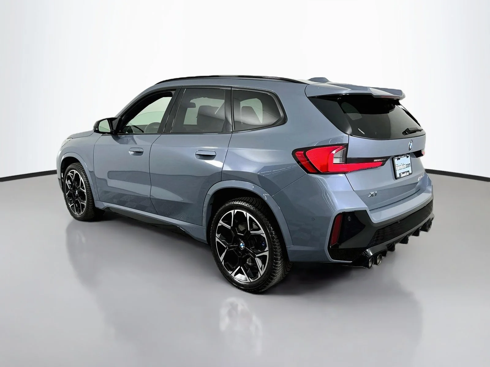 Used 2024 Storm Bay Metallic BMW M35i image 5