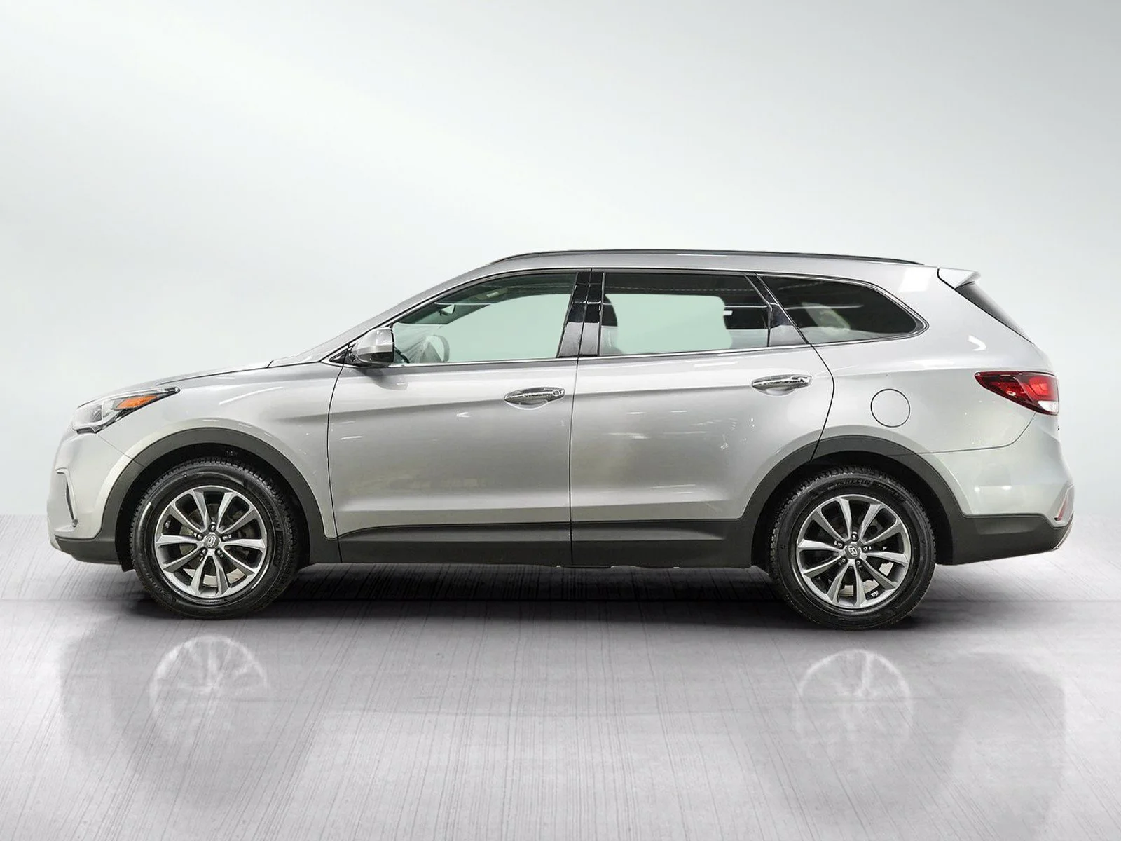 Used 2017 Hyundai Santa Fe SE with VIN KM8SMDHF6HU188469 for sale in Burnsville, Minnesota
