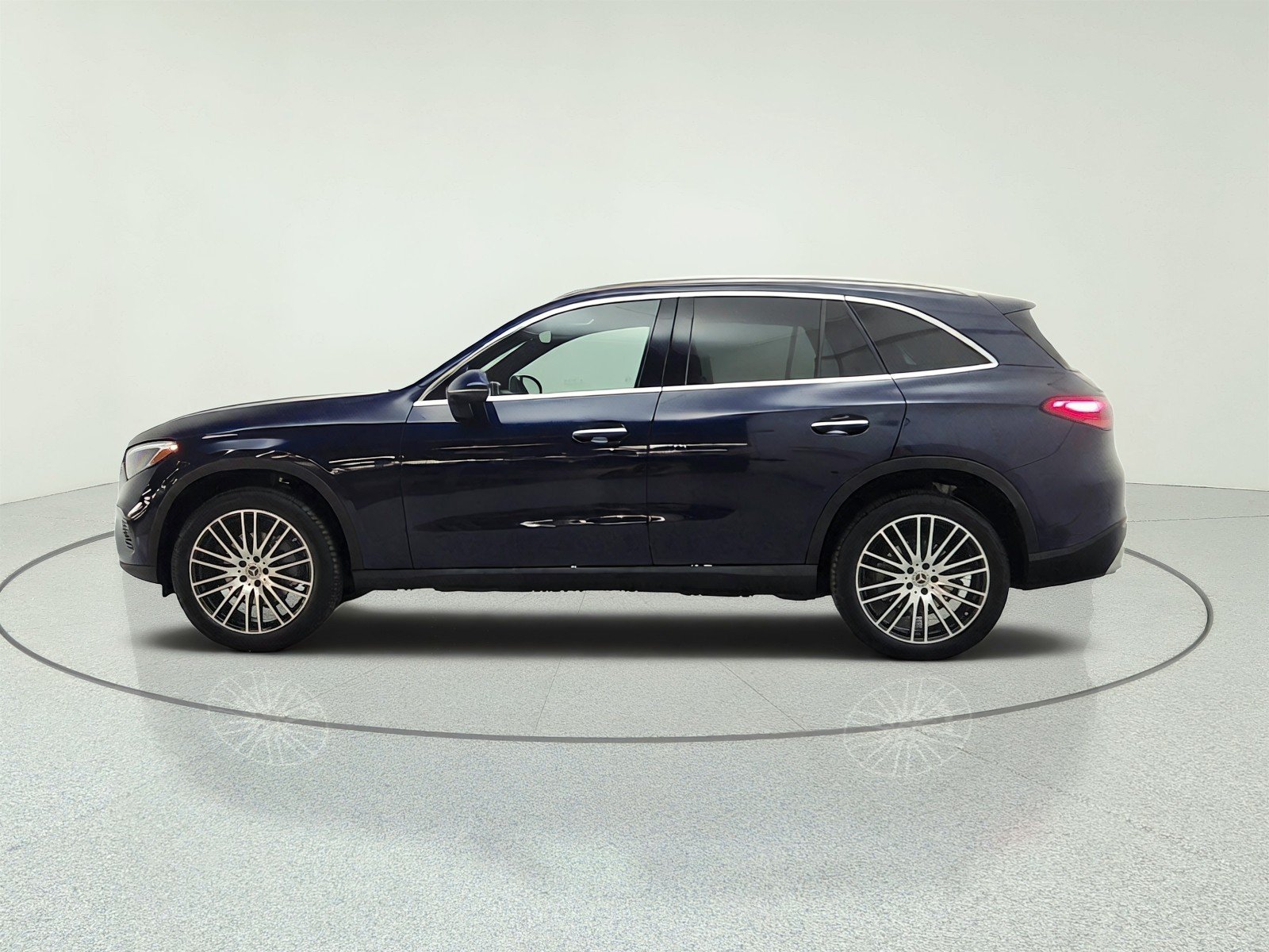 Certified Used 2024 Nautical Blue Metallic Mercedes-Benz GLC 300 SUV image 8