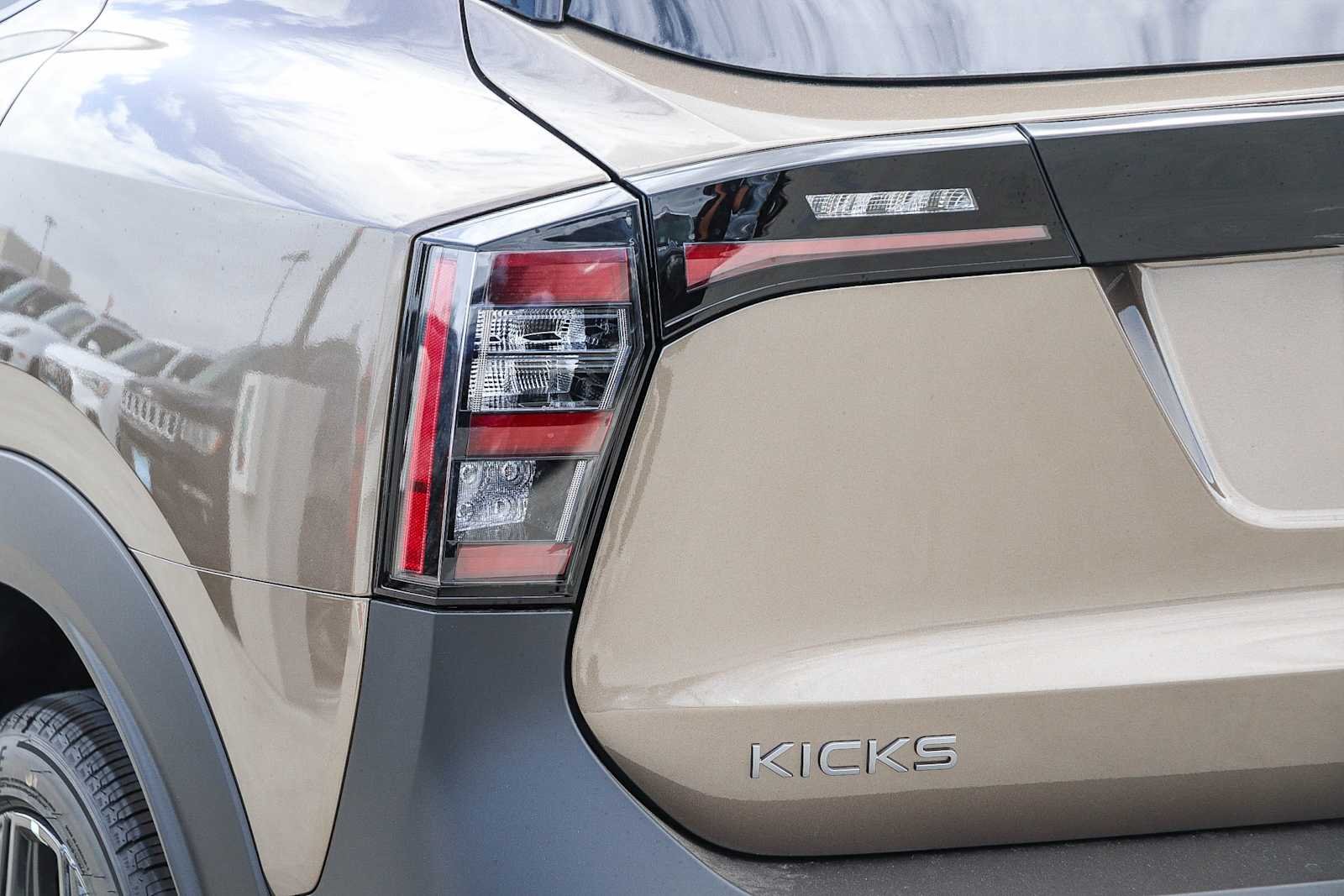 New 2027 Canyon Bronze Metallic Nissan SR image 9
