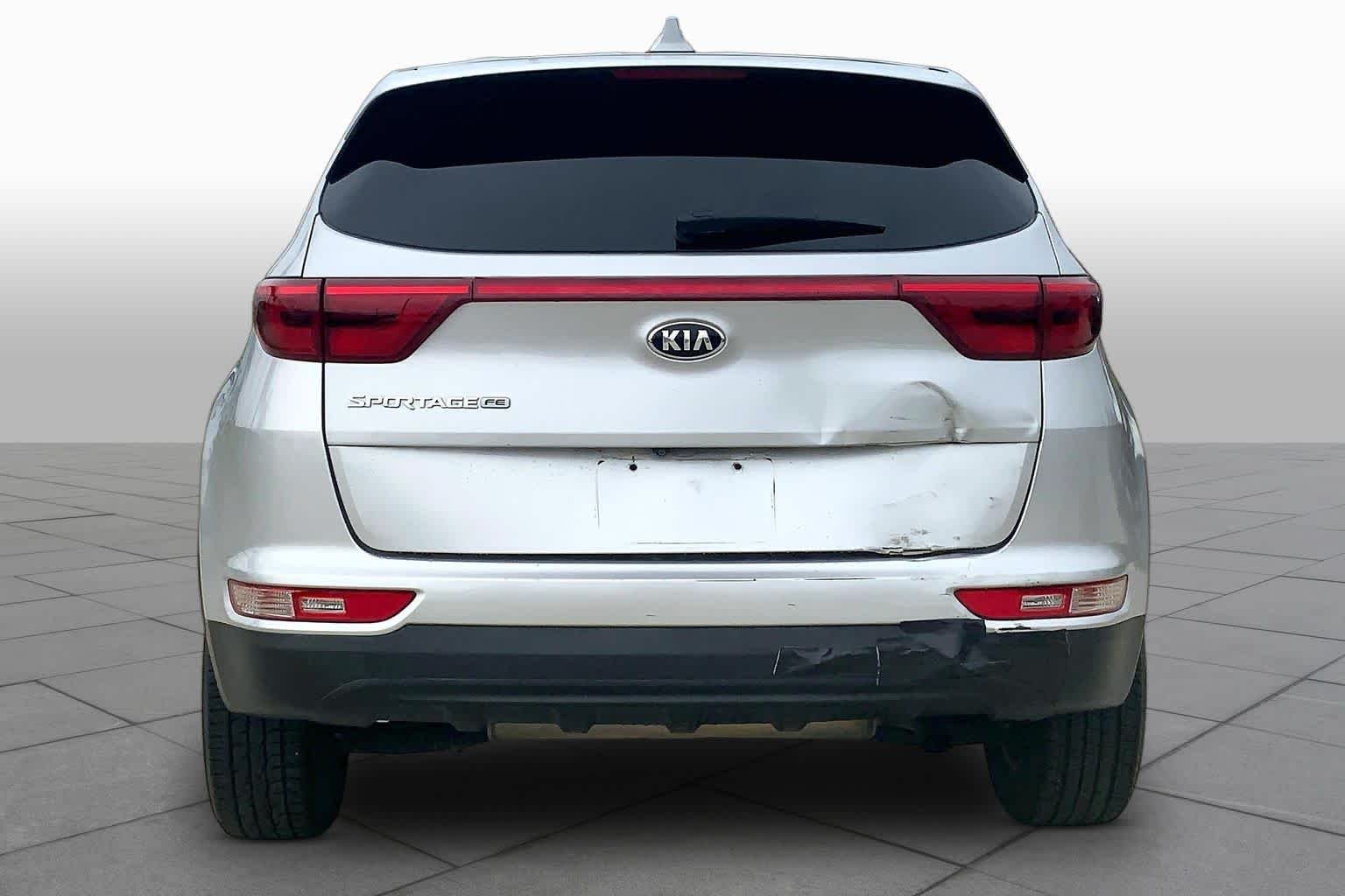 Used 2018 Sparkling Silver Kia LX image 5