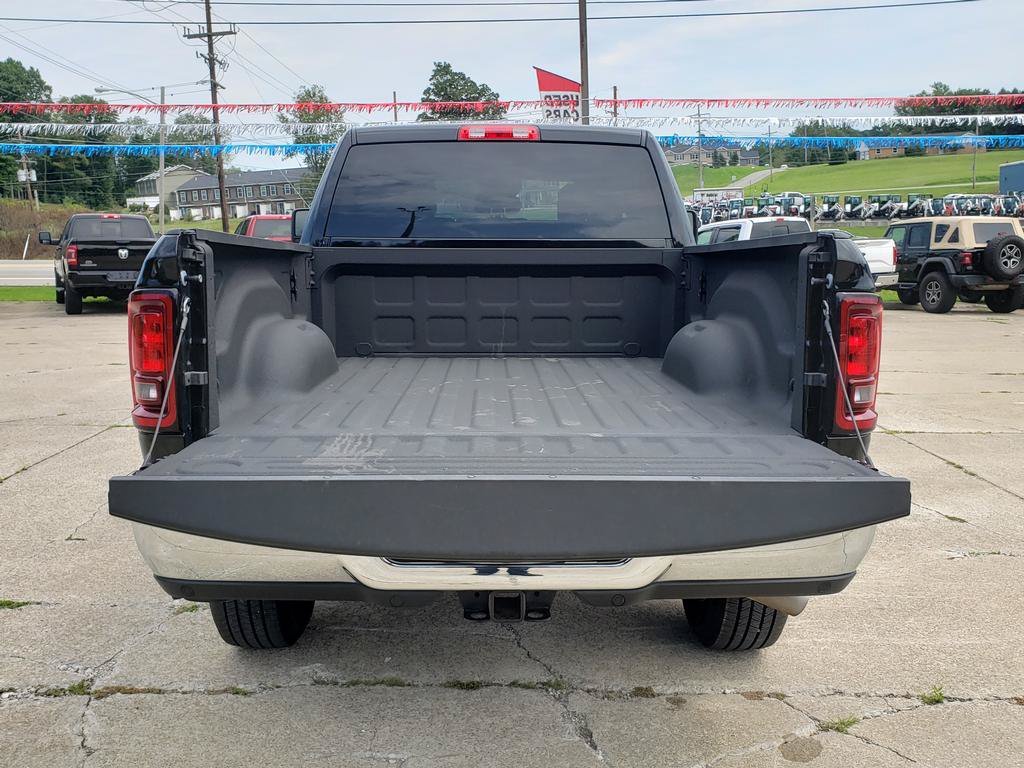 Used 2026 Diamond Black Crystal Pearlcoat Ram Big Horn image 9