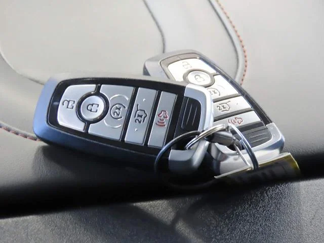 Used 2025 Oxford White Ford Active image 26