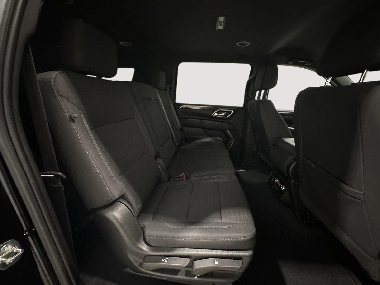 Used 2024 Onyx Black GMC SLE image 24