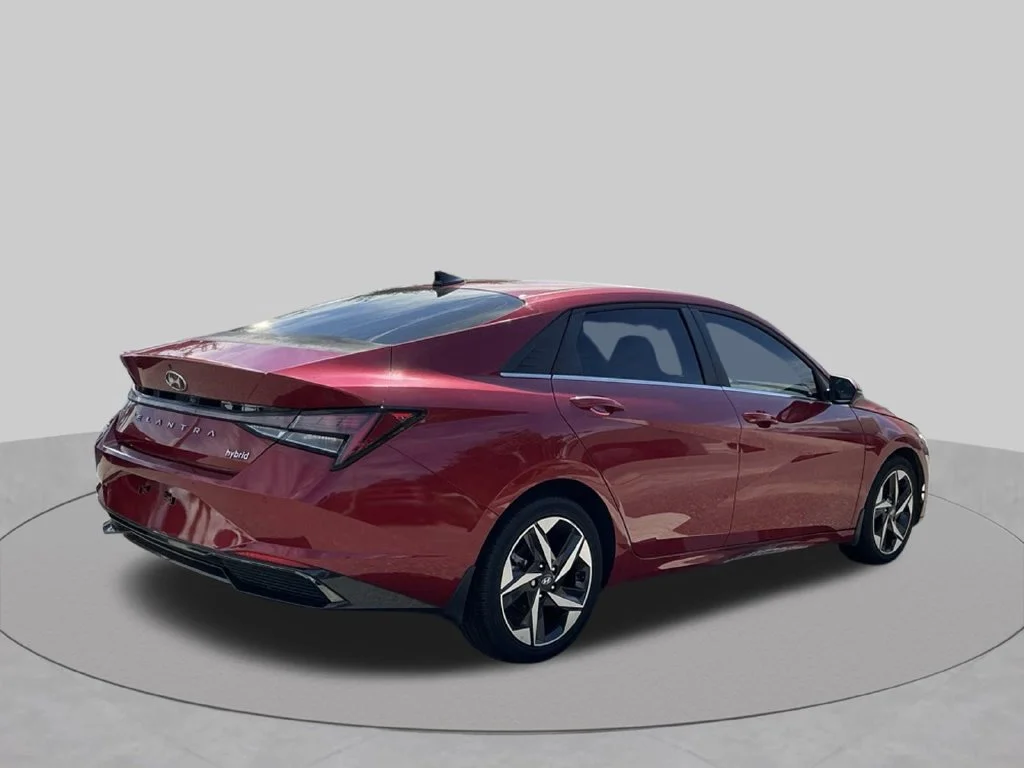 Used 2022 Red Hyundai Limited image 4