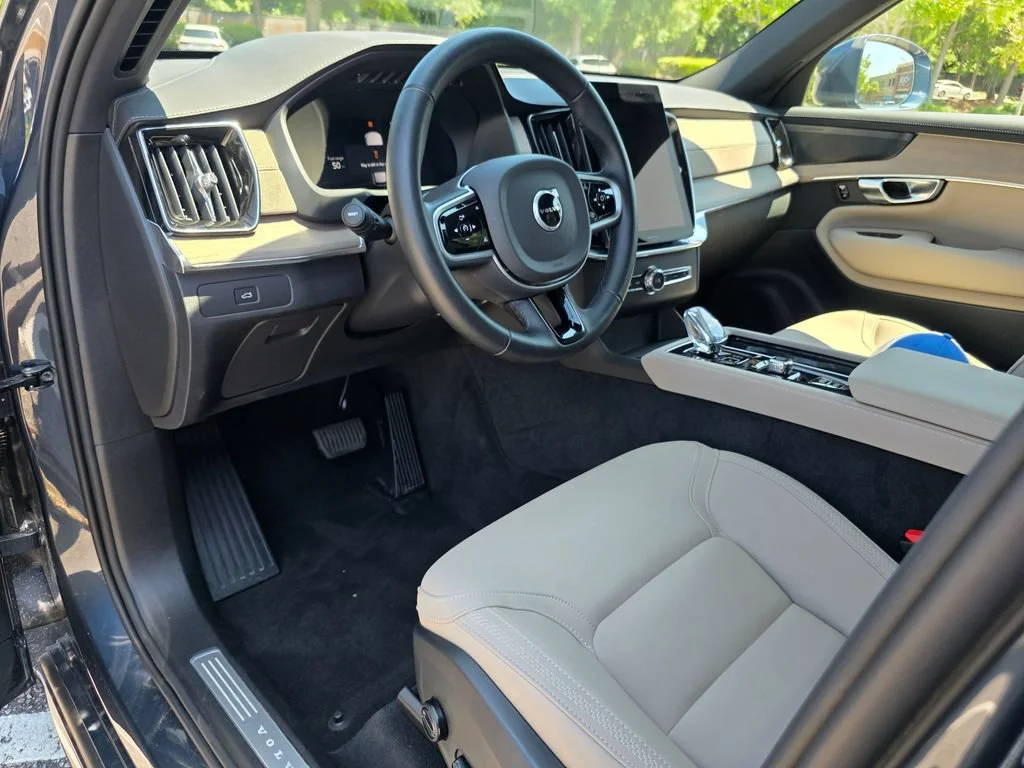 Used 2026  Volvo Plus image 11
