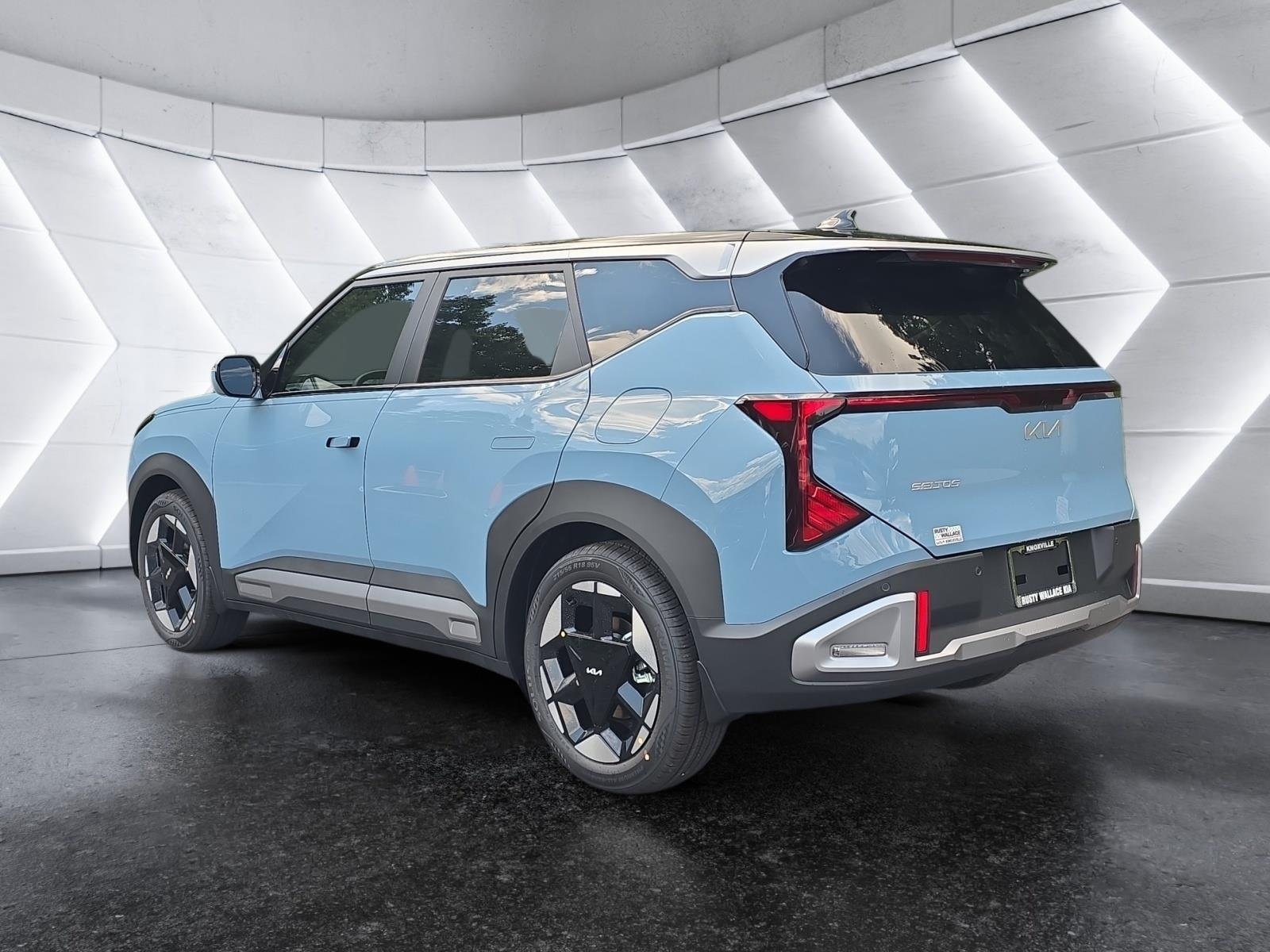 New 2027 Frost Blue/Black Roof Kia S image 3