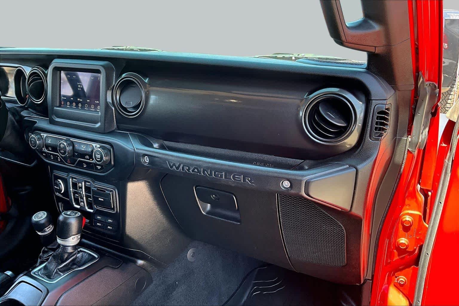 Used 2019 Firecracker Red Clearcoat Jeep Sport Altitude image 17