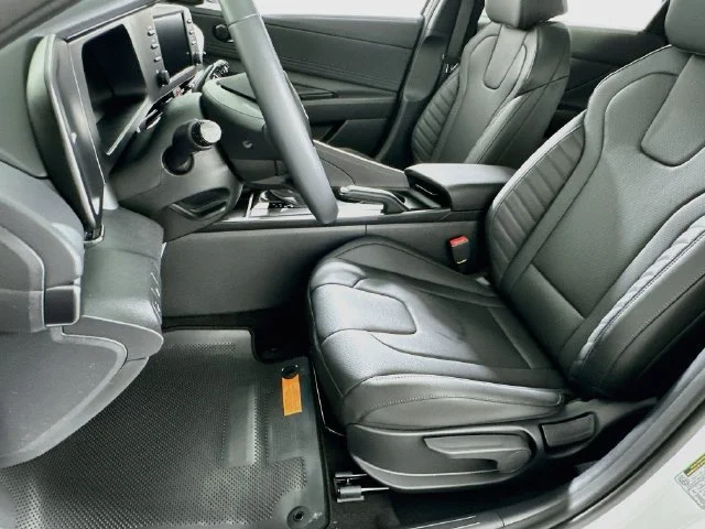 New 2026 White Hyundai SEL Sport image 9