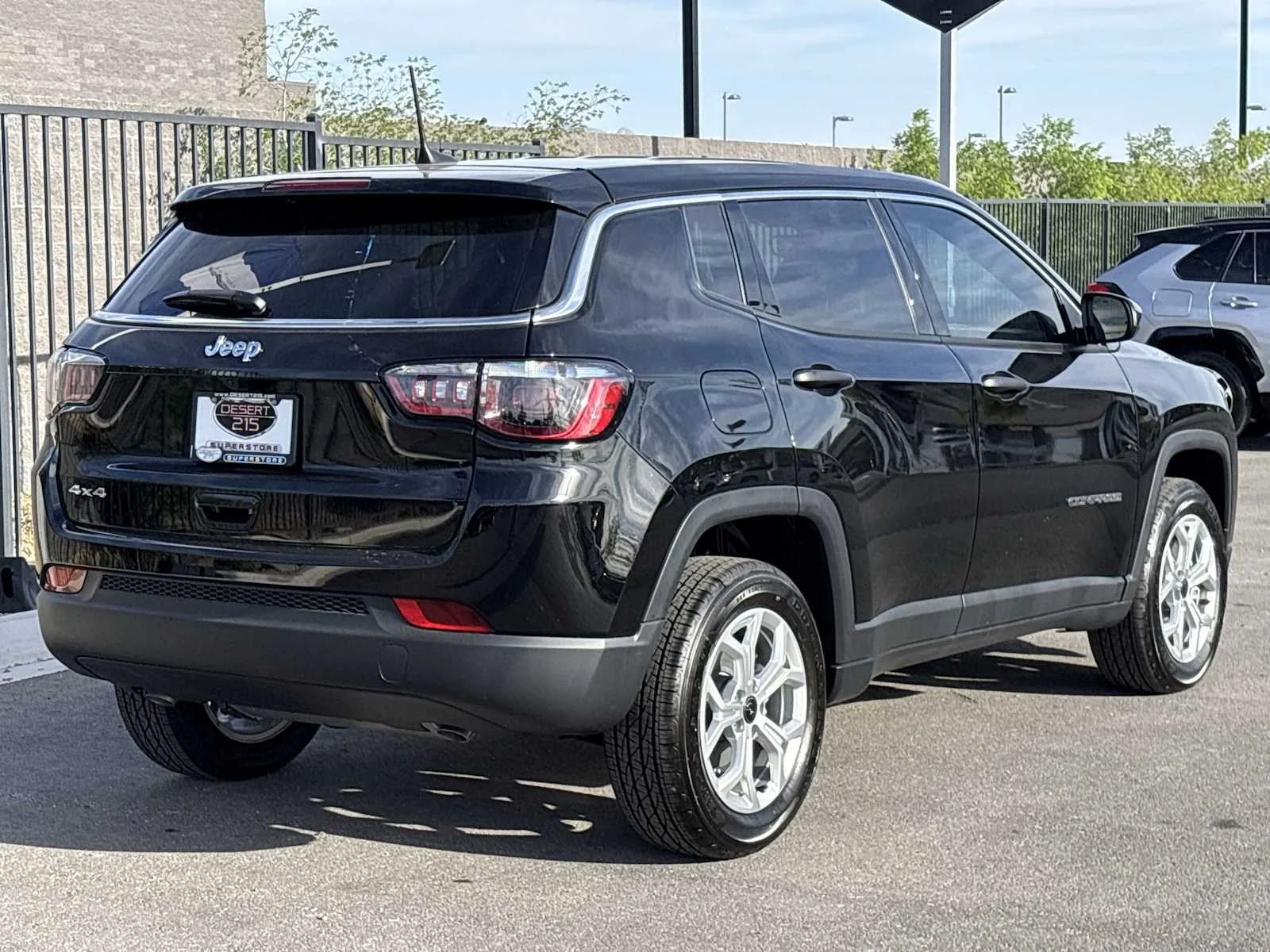 Used 2025 Diamond Black Crystal Pearlcoat Jeep Sport image 9