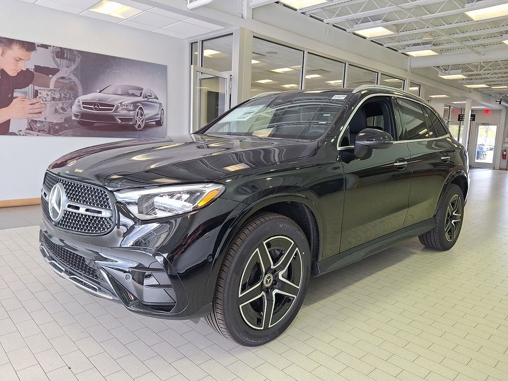 New 2026 Black Mercedes-Benz GLC 300 image 31