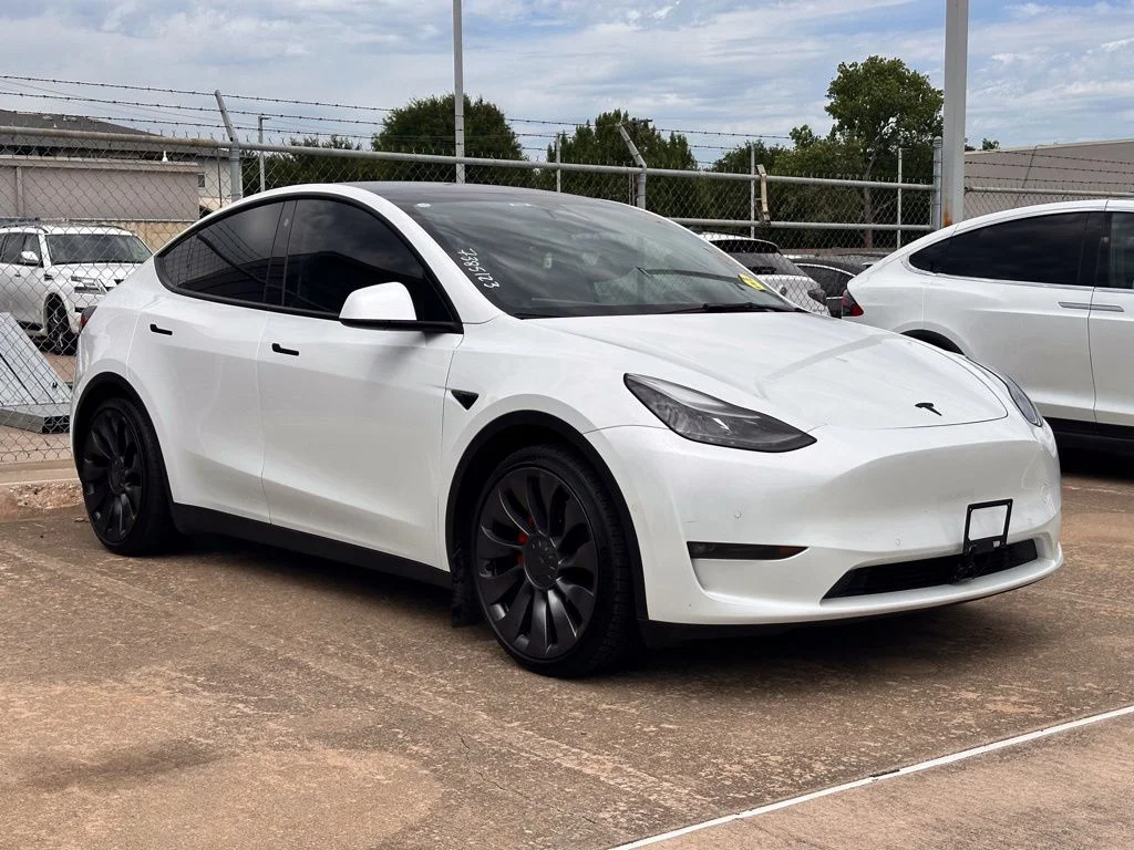 2022 Tesla Model Y Performance Dual Motor All-Wheel Drive's photo