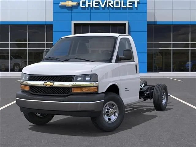 New 2026 Summit White Chevrolet 1WT image 6