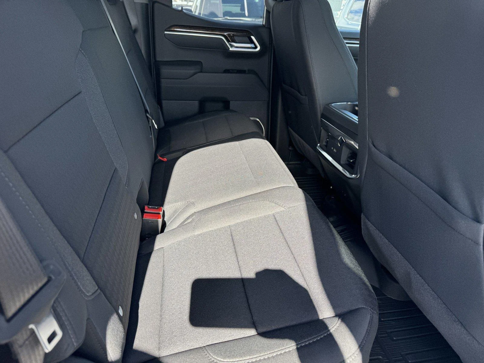 New 2025 Summit White GMC Elevation image 10