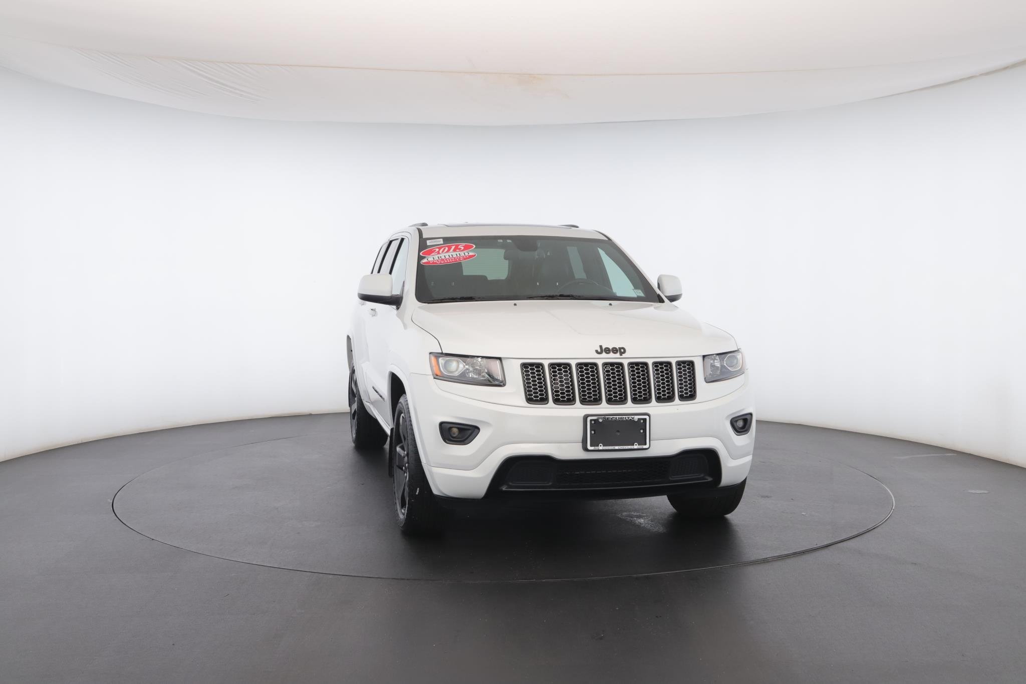 Used 2015 Bright White Clearcoat Jeep Altitude image 37