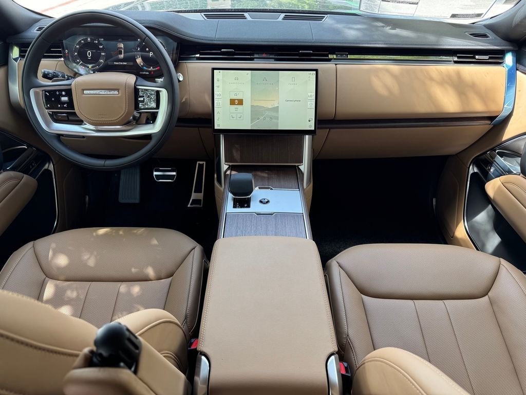 New 2026 Belgravia Green Metallic Land Rover SE image 19