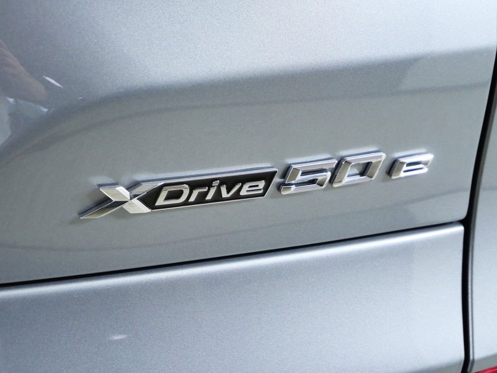 New 2026 Skyscraper Grey Metallic BMW xDrive50e image 11
