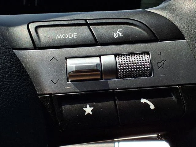 New 2025 White Hyundai SEL Convenience image 24