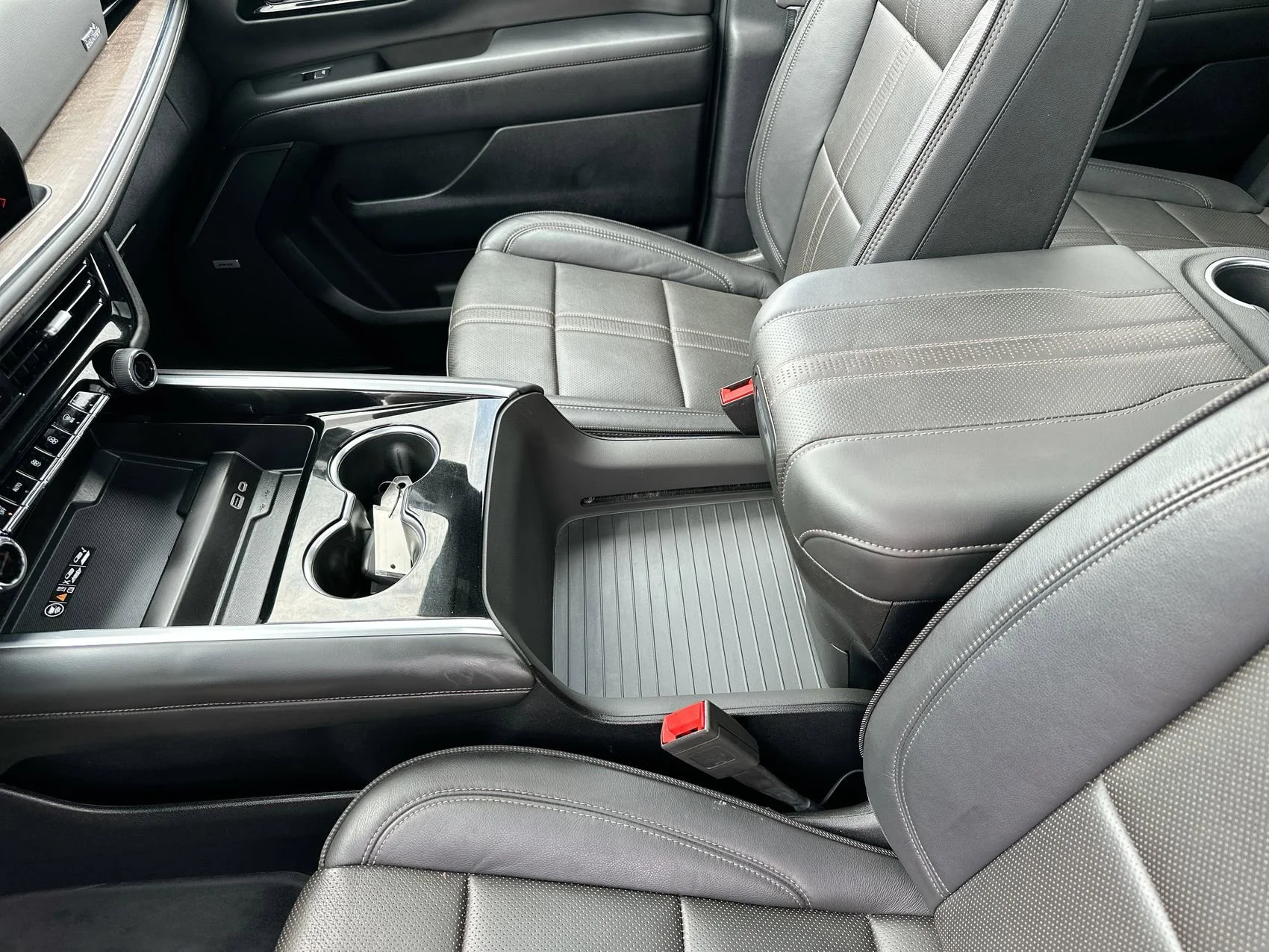 Used 2025 Black Chevrolet High Country image 22