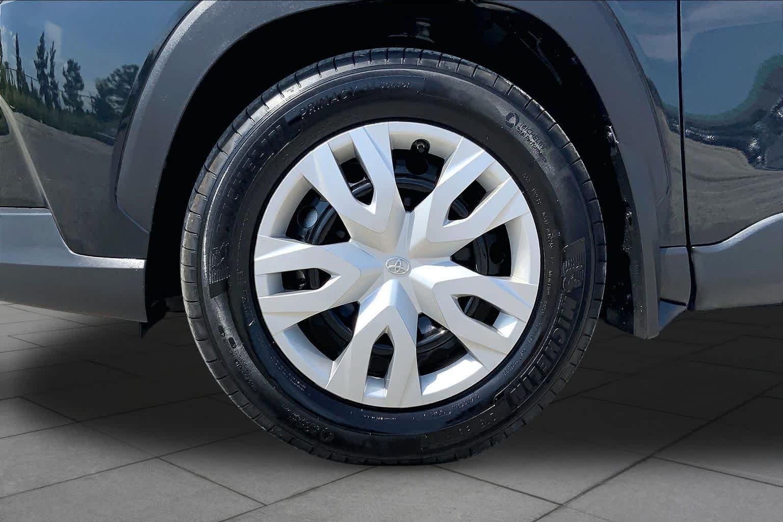 Used 2025 Jet Black Toyota L image 11
