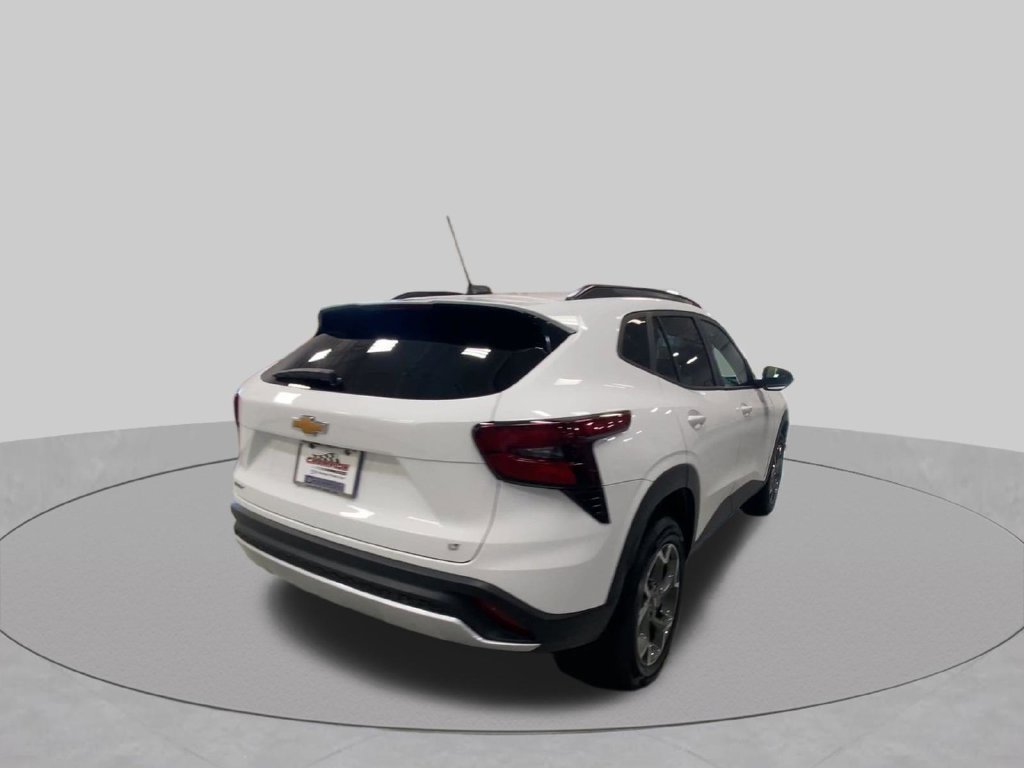 2025 Chevrolet Trax LT - Photo 10