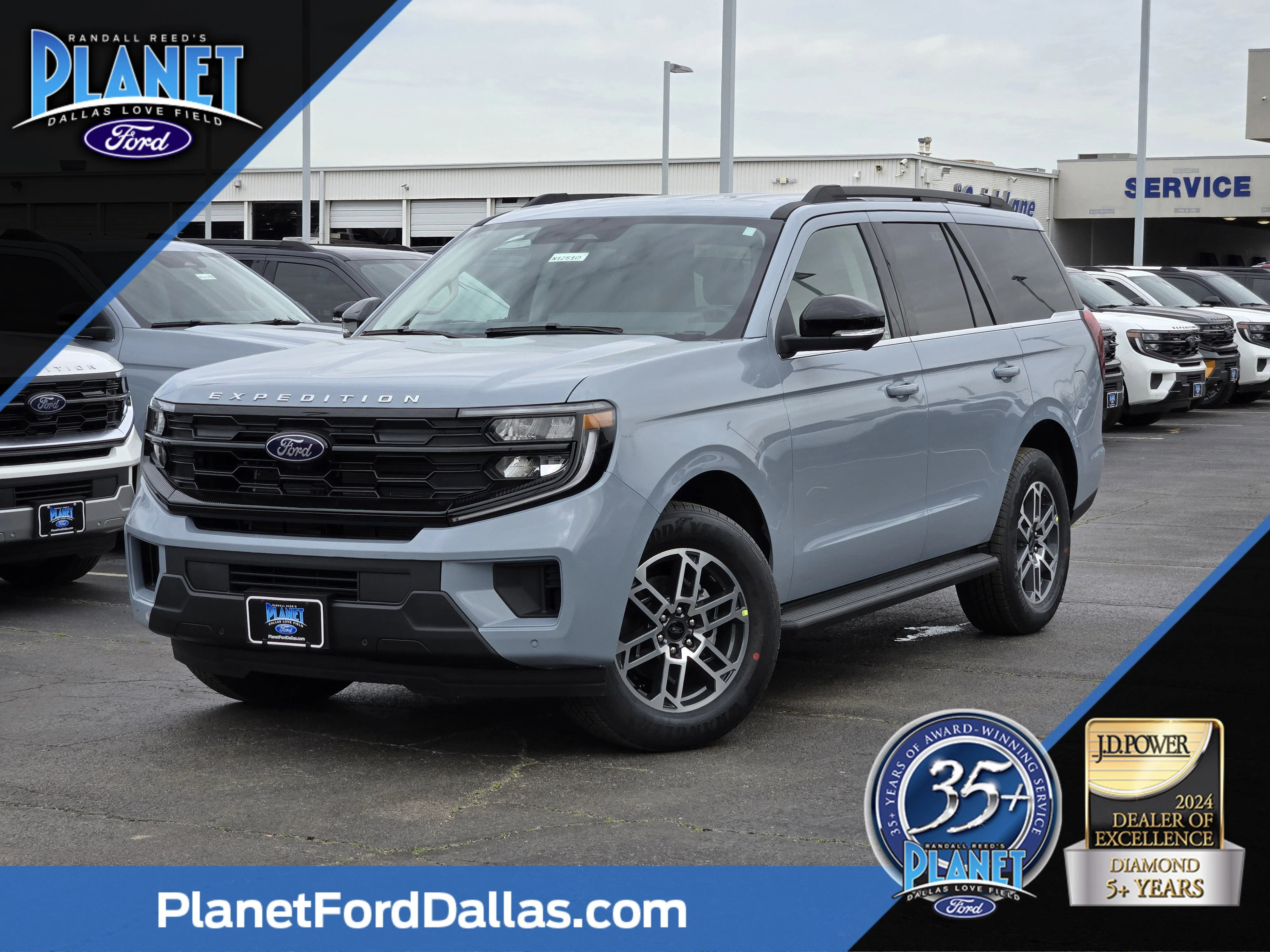 2026 Ford Expedition Active's photo