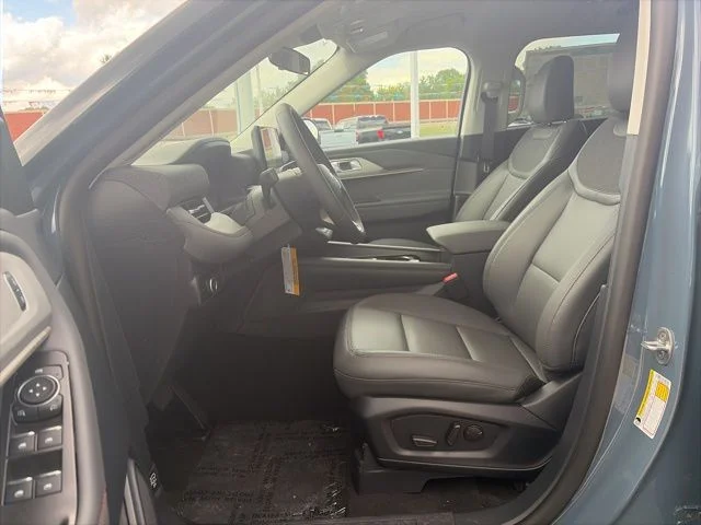 New 2026 Vapor Blue Metallic Ford Active image 48