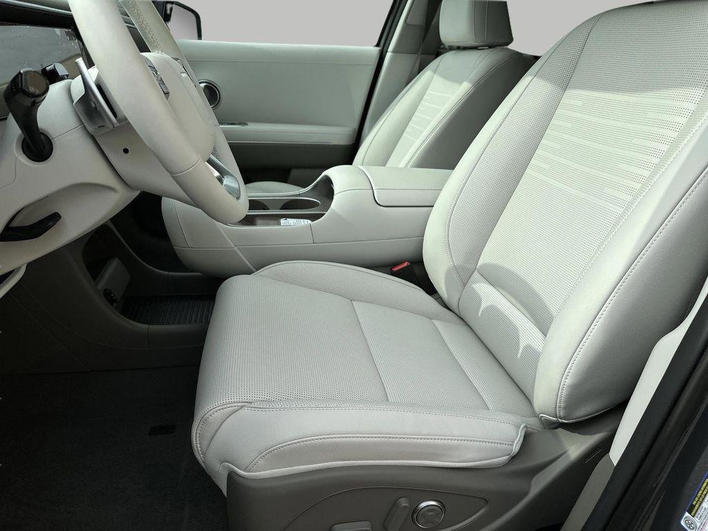 New 2026 Ecotronic Gray Pearl Hyundai Limited FWD image 9