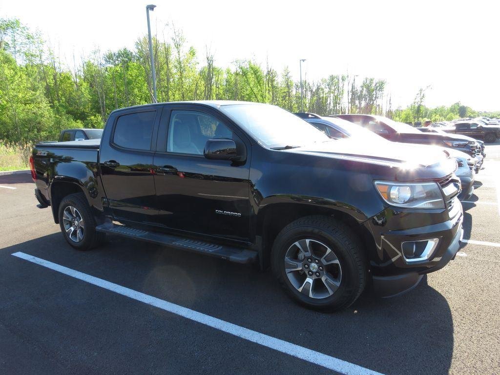 Used 2020 Black Chevrolet Z71 image 10