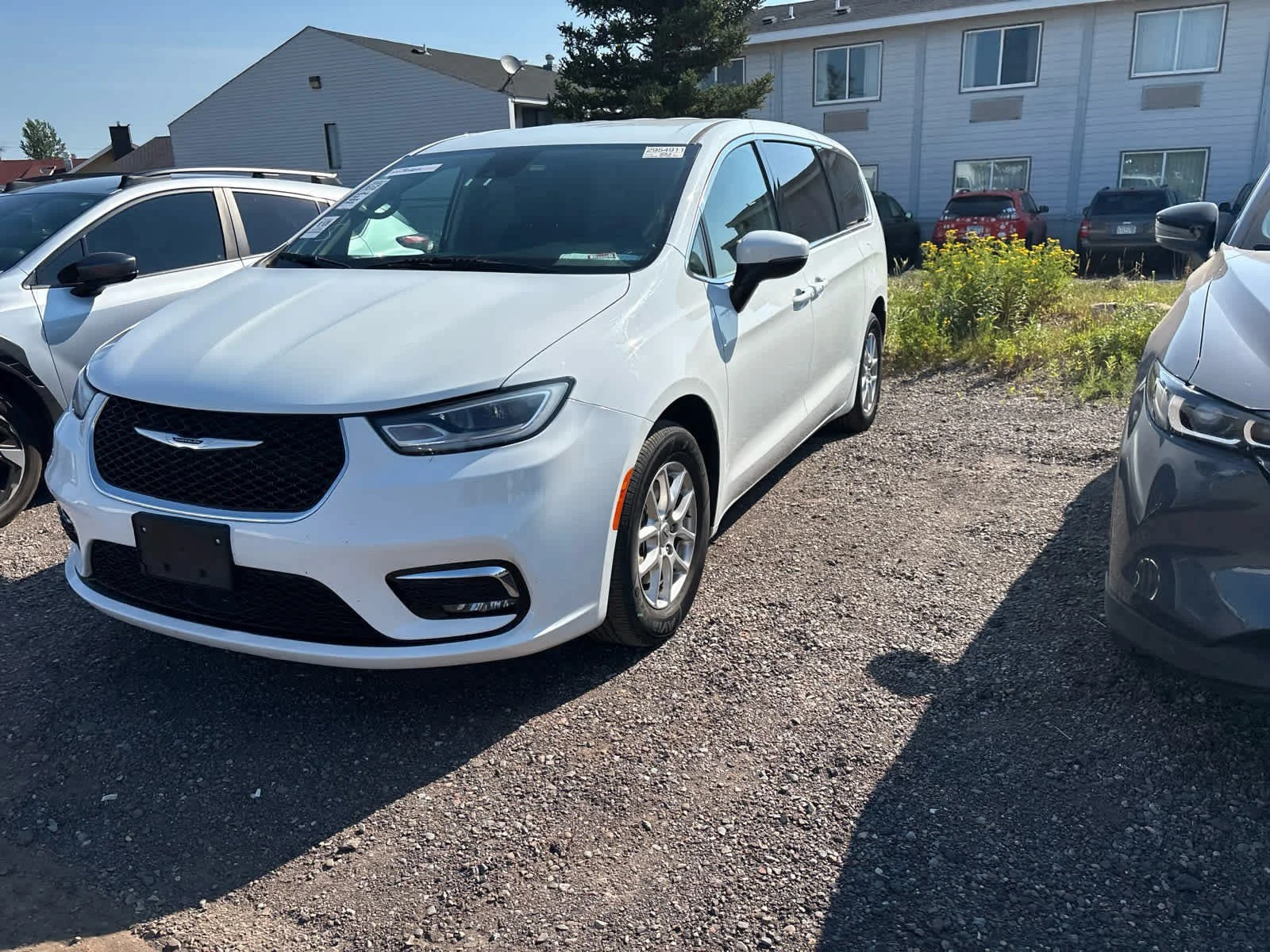 Used 2023 Bright White Clearcoat Chrysler Touring L image 2