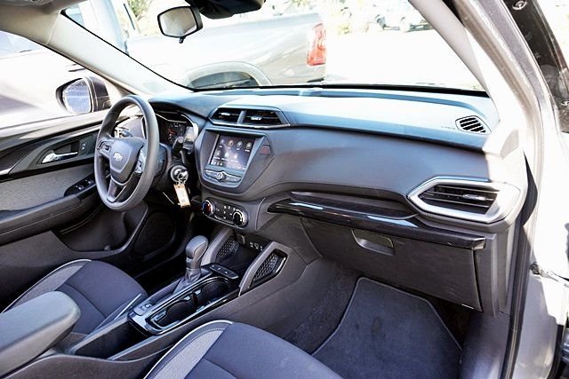 Used 2022 Gray Chevrolet LS image 9