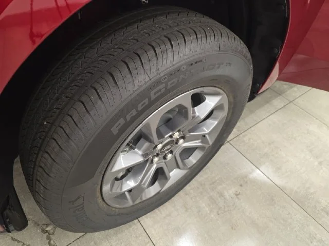 New 2026 Ruby Red Metallic Tinted Clearcoat Ford XLT image 42