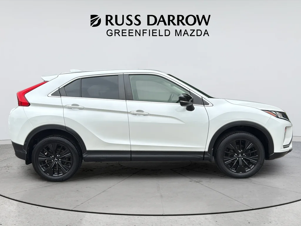 Used 2020  Mitsubishi LE image 6