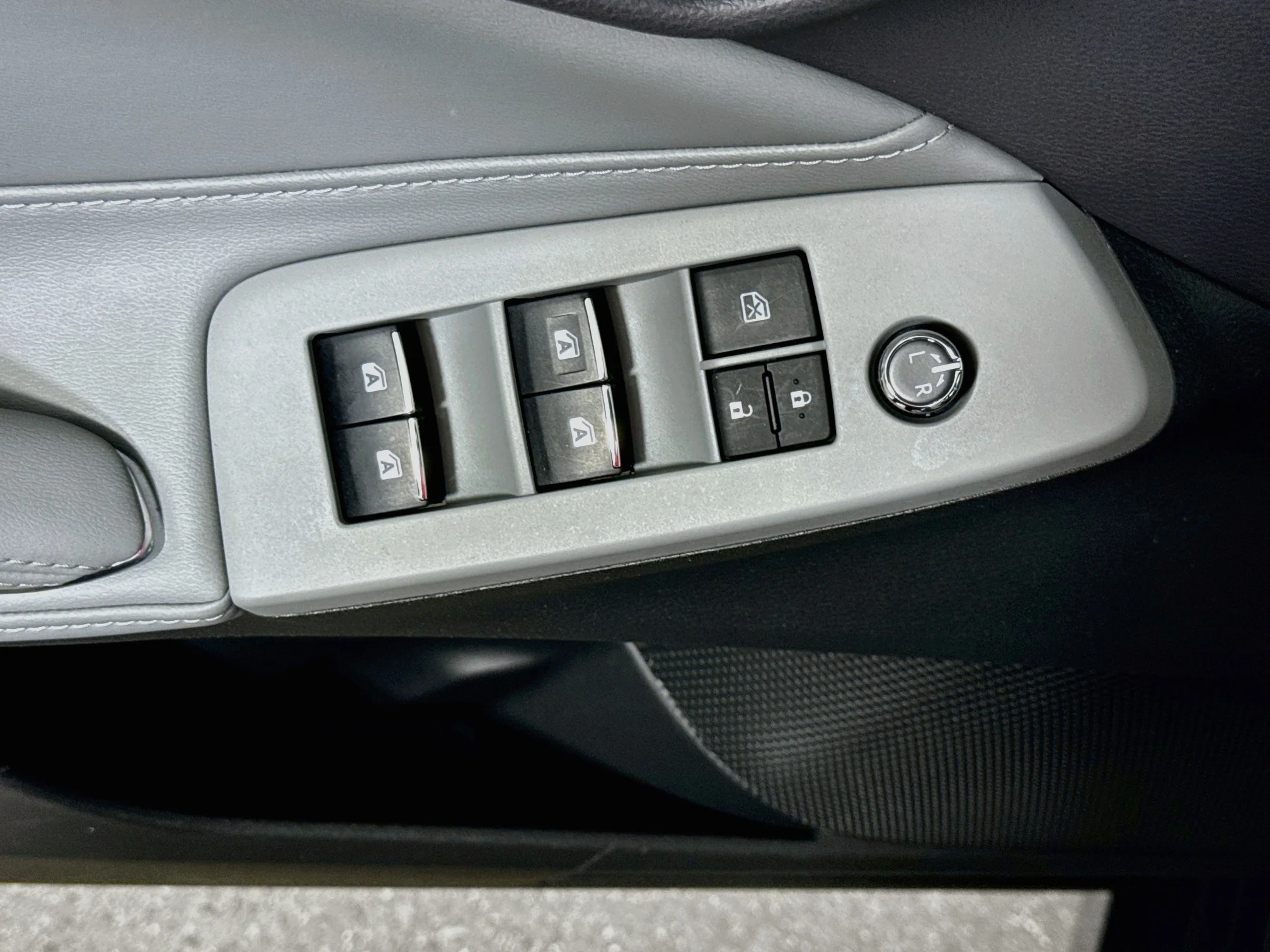 Used 2019 Harbor Gray Metallic Toyota Hybrid XLE image 16
