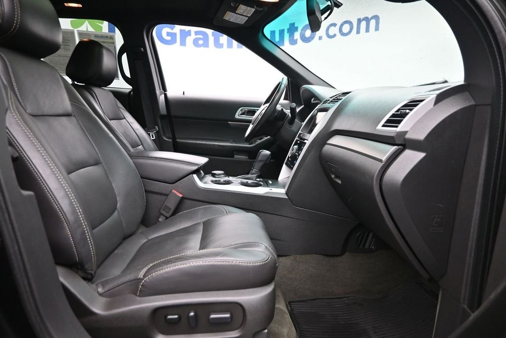 Used 2015 Black Ford Sport image 9
