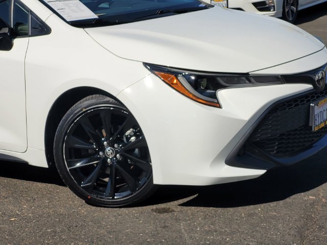 Used 2022 White Toyota SE Nightshade Edition image 9